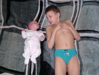 Алёнка с братом Вовкой